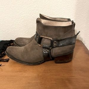 Steve Madden Freebird booties size8.